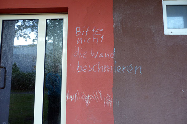 Bitte nicht die Wand beschmieren